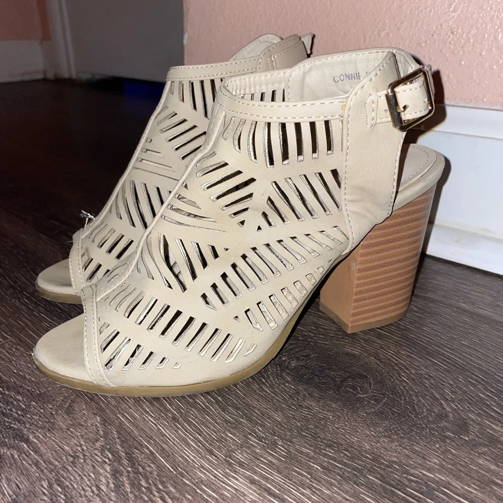 Heels - Picture 1 of 4